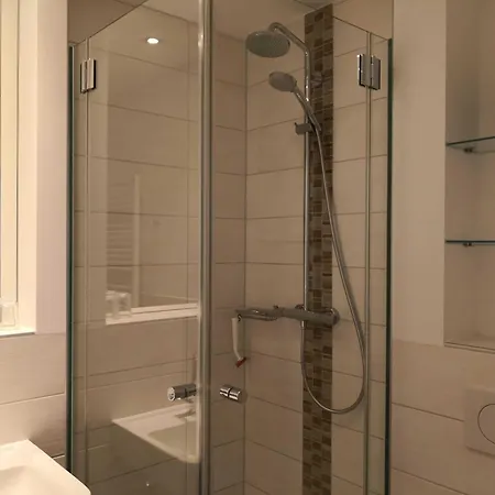 Gaestehaus _ Strandhalle * Ahrenshoop