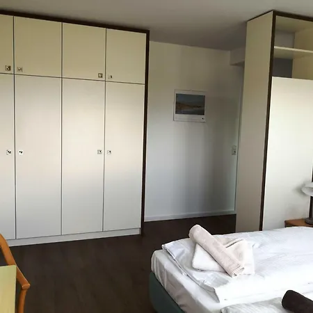 Homestay Gaestehaus _ Strandhalle *